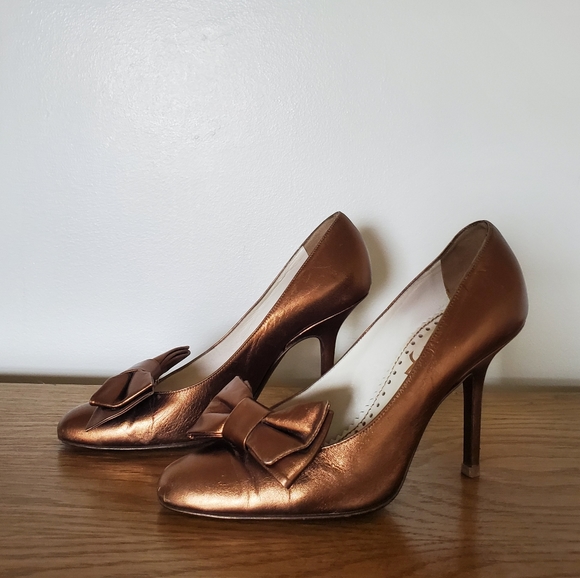 YSL Yves Saint Laurent Bronze Leather Pump with Detachable Leather Bow Size 37 - Picture 1 of 14